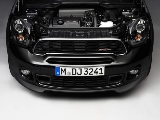 Mini показала «заряженный» кроссовер Countryman JCW