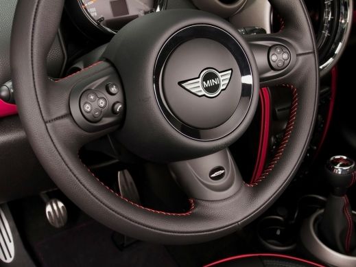 Mini показала «заряженный» кроссовер Countryman JCW