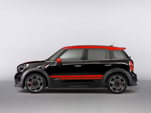 Mini показала «заряженный» кроссовер Countryman JCW