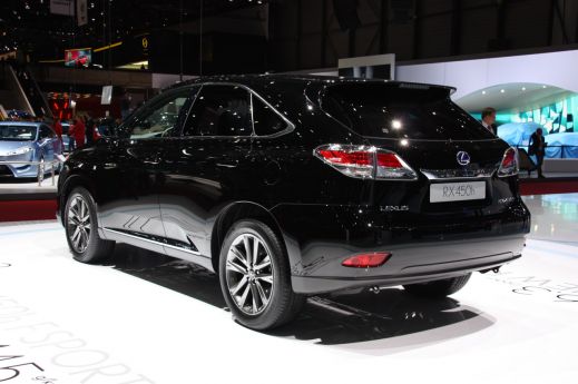 В Женеве показали обновленный Lexus RX
