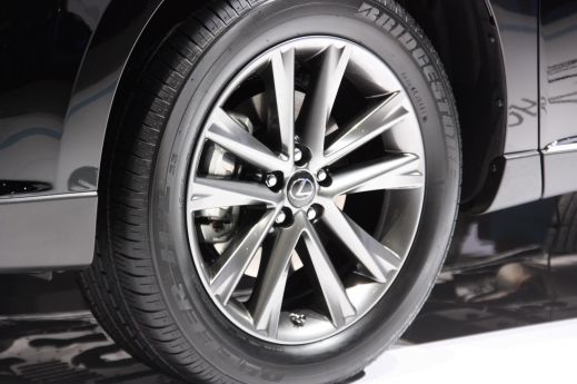 В Женеве показали обновленный Lexus RX