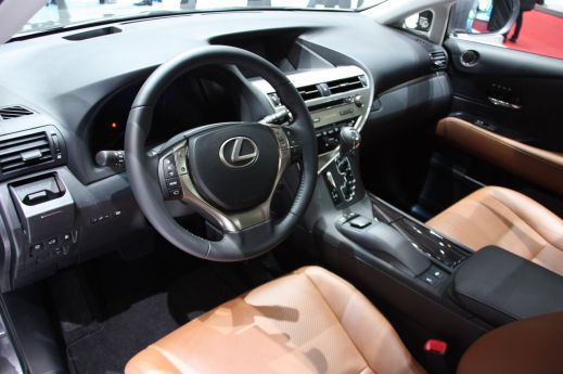 В Женеве показали обновленный Lexus RX