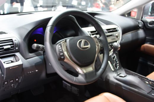 В Женеве показали обновленный Lexus RX