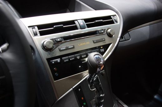 В Женеве показали обновленный Lexus RX