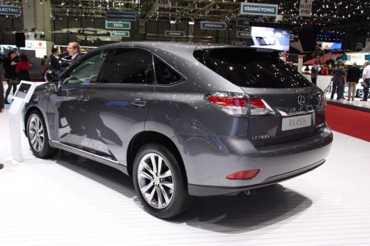 В Женеве показали обновленный Lexus RX