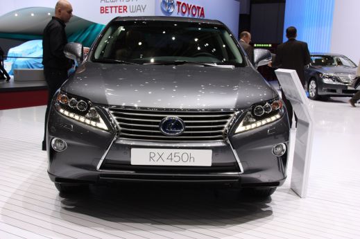 В Женеве показали обновленный Lexus RX
