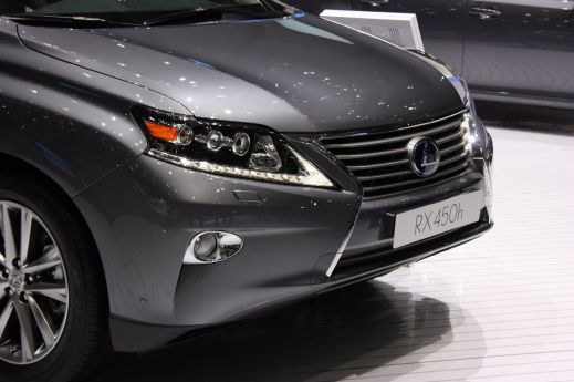 В Женеве показали обновленный Lexus RX