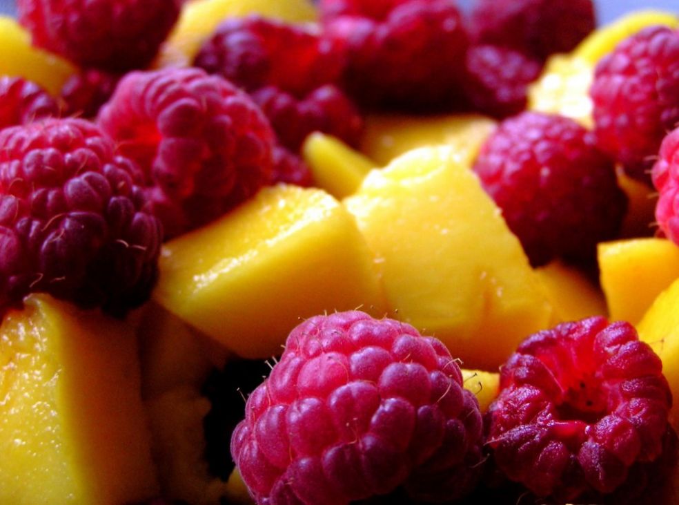 Малина и манго