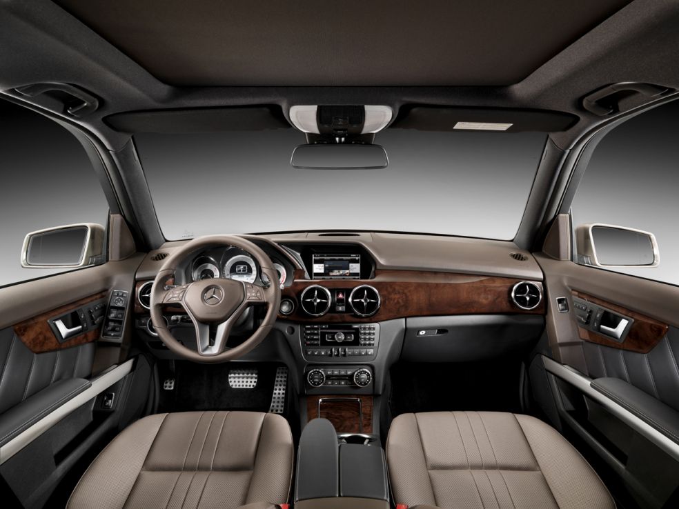Mercedes-Benz представил обновленный кроссовер GLK