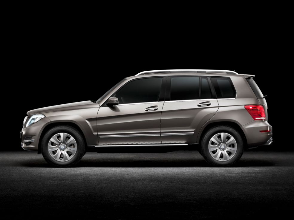 Mercedes-Benz представил обновленный кроссовер GLK Mercedes-Benz представил обновленный кроссовер GLK